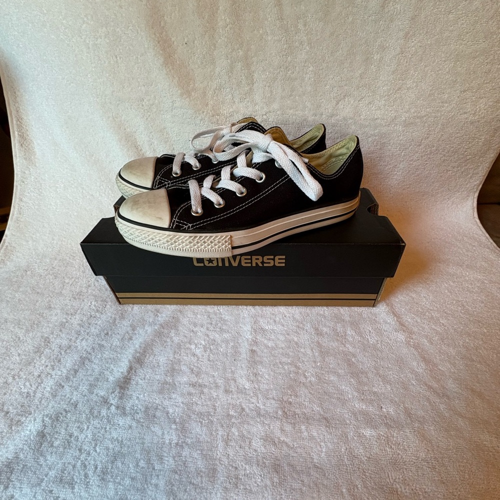 Unisex Converse Chuck Taylor Kids Black Sneakers - EUC
